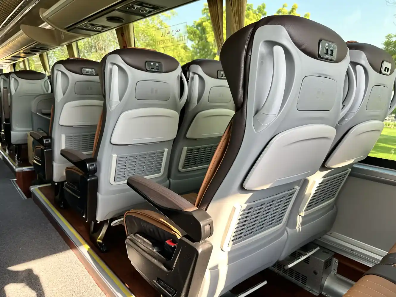 King Long XMQ6127 bus rental
