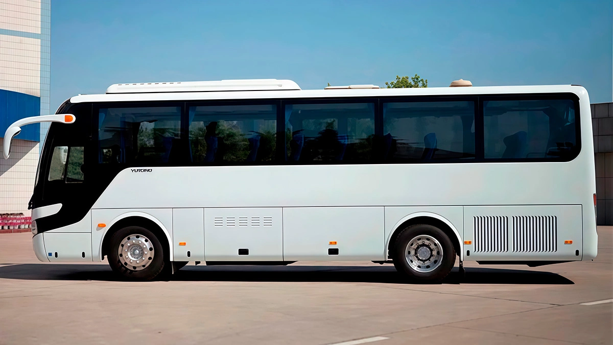 Yutong 6938 bus rental