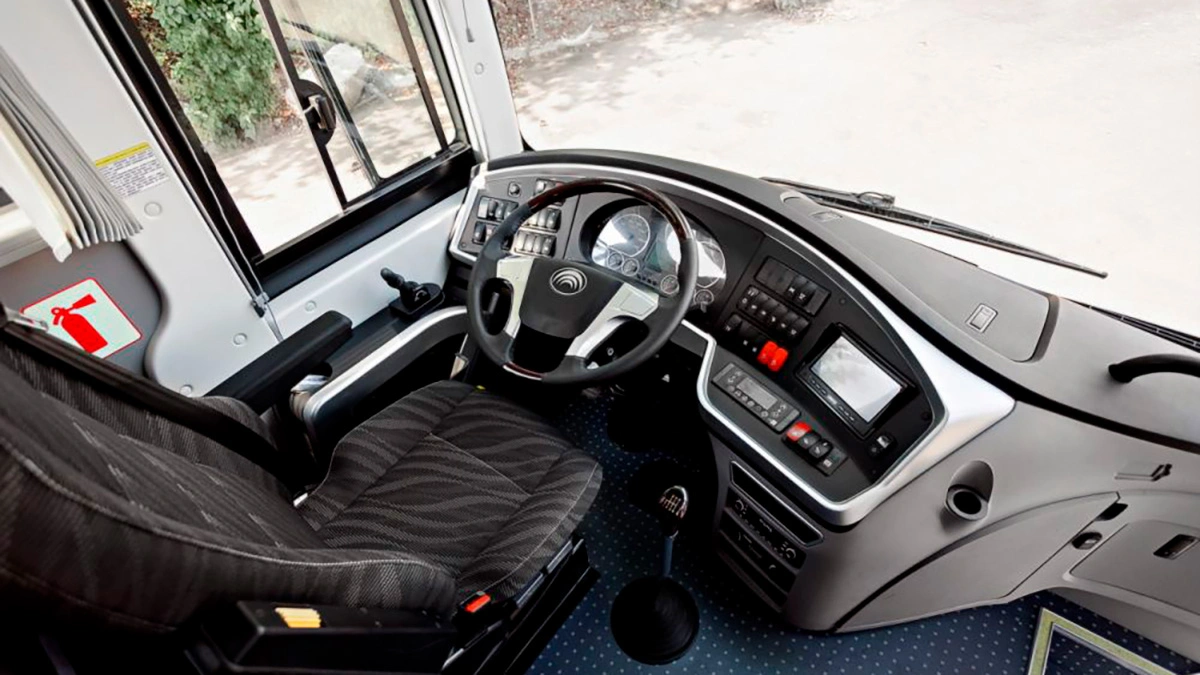 Yutong 6938 bus rental