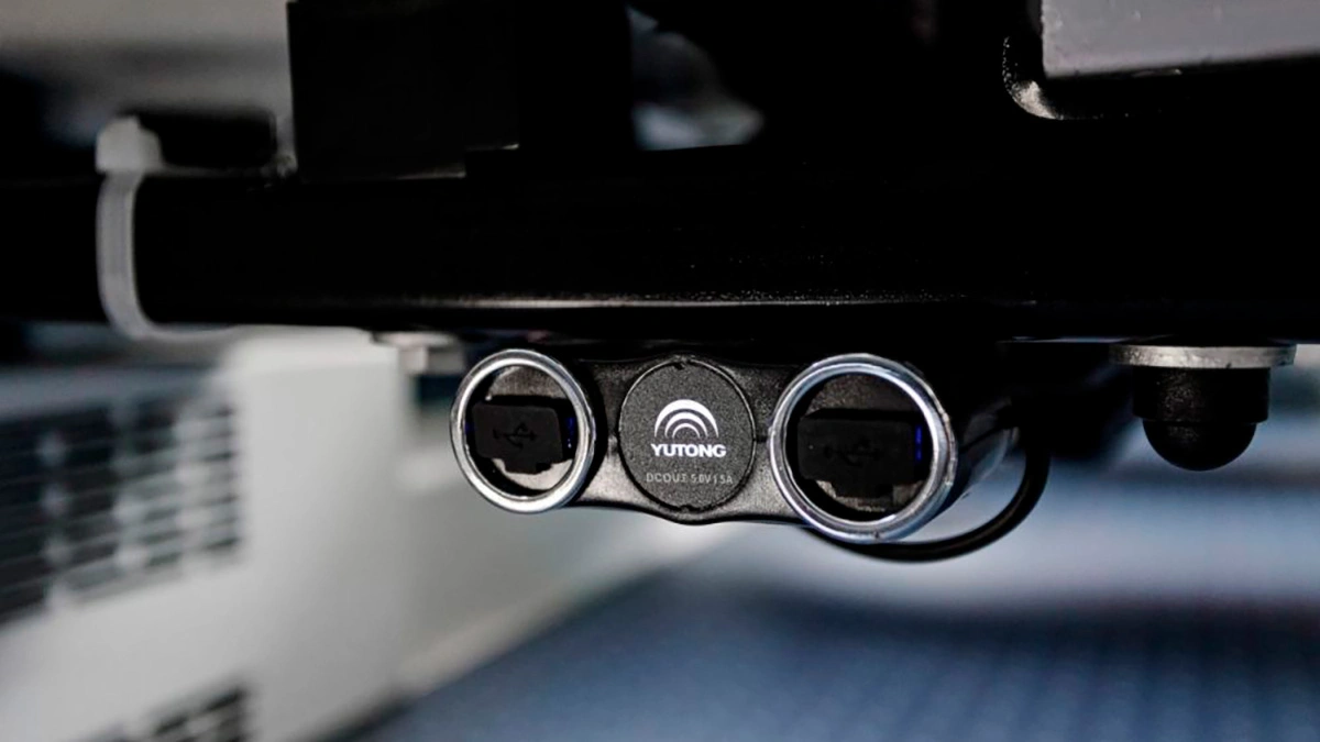 Yutong 6938 bus rental
