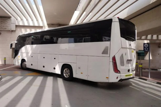 Yutong 6938 bus rental