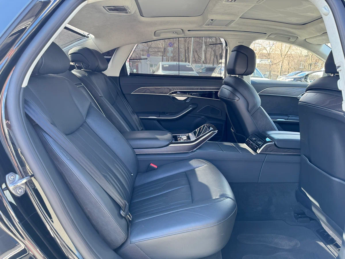 Audi A8 car rental