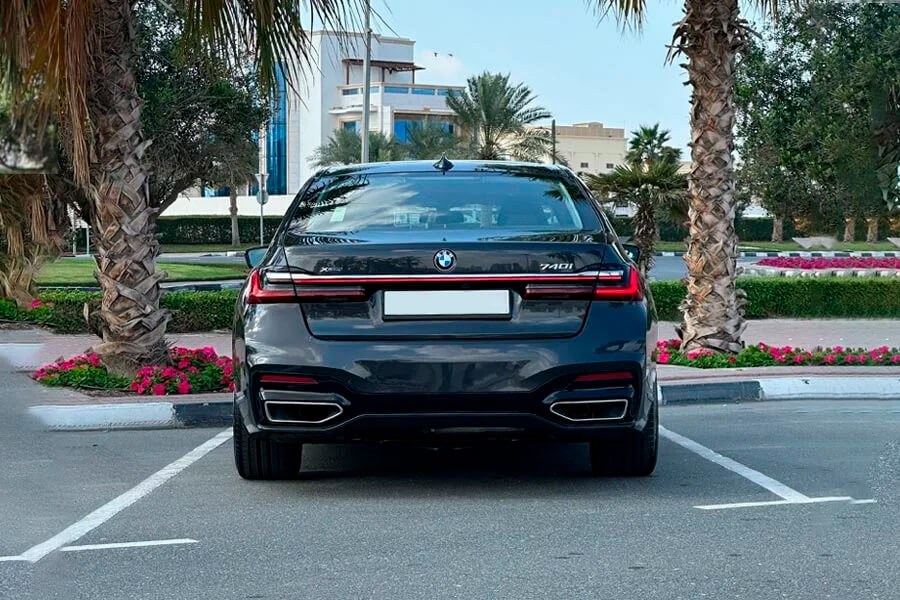 BMW 7 Series car rental