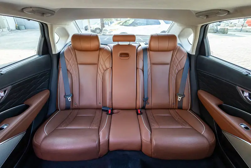 KIA K900 car rental