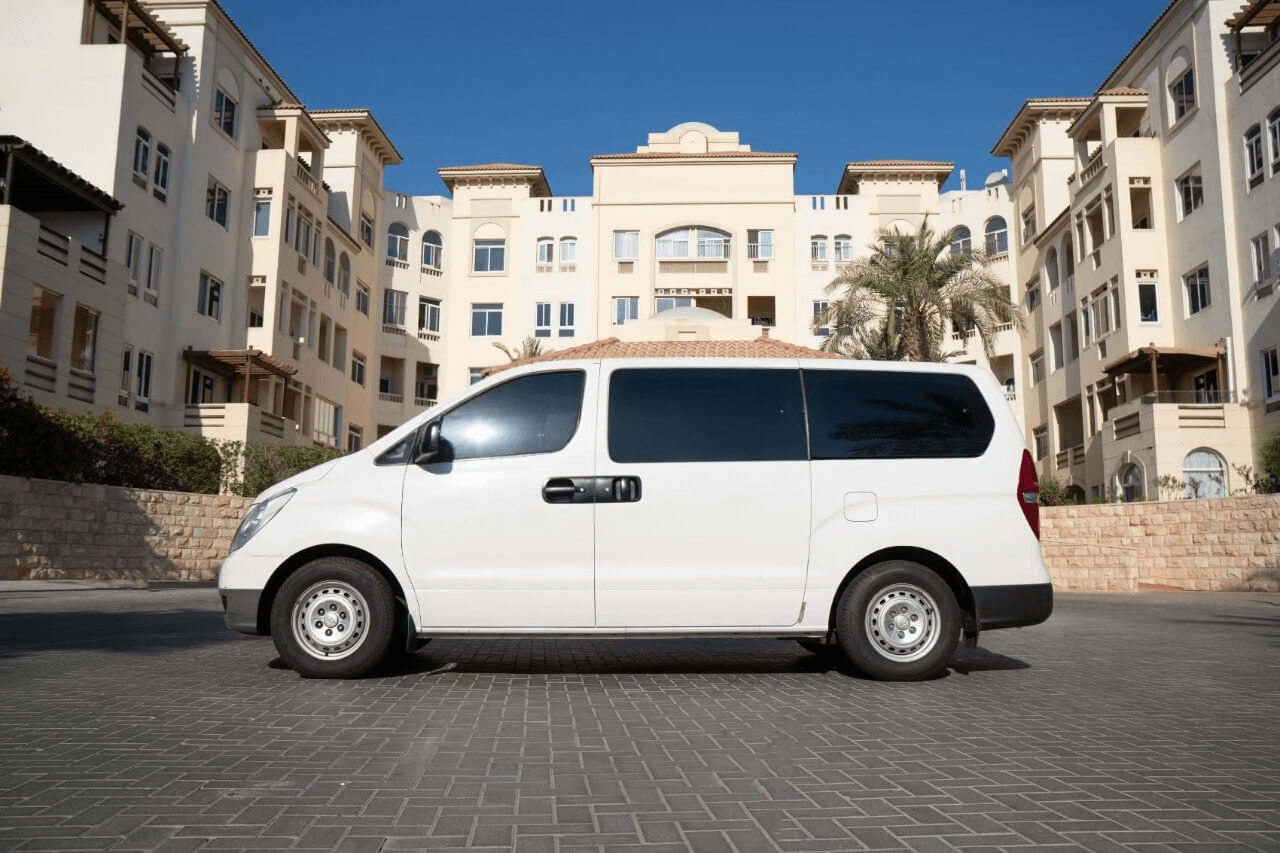 Hyundai Starex bus rental