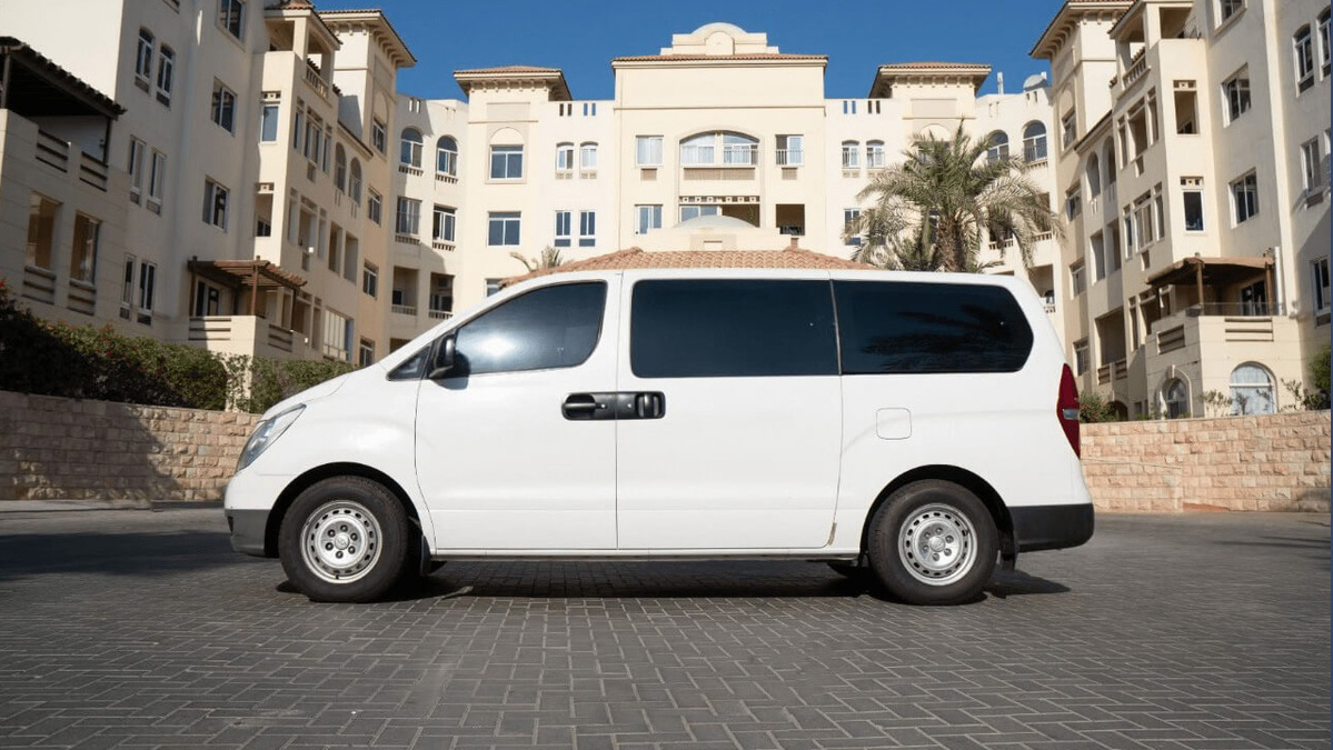 Hyundai Starex bus rental