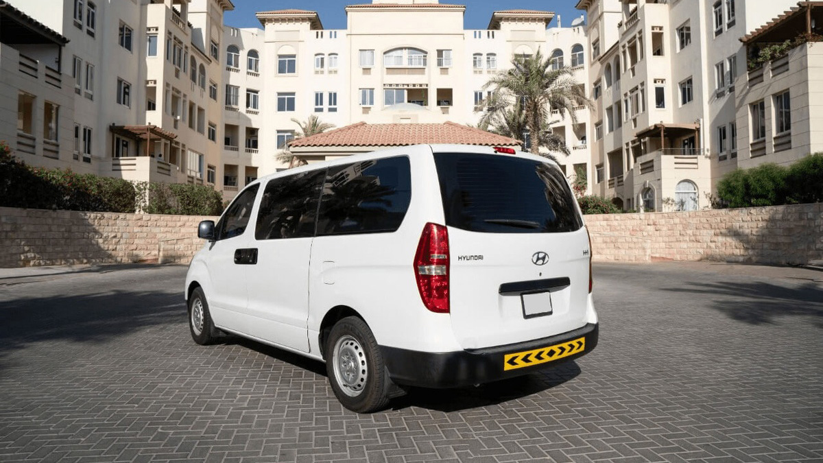 Hyundai Starex bus rental